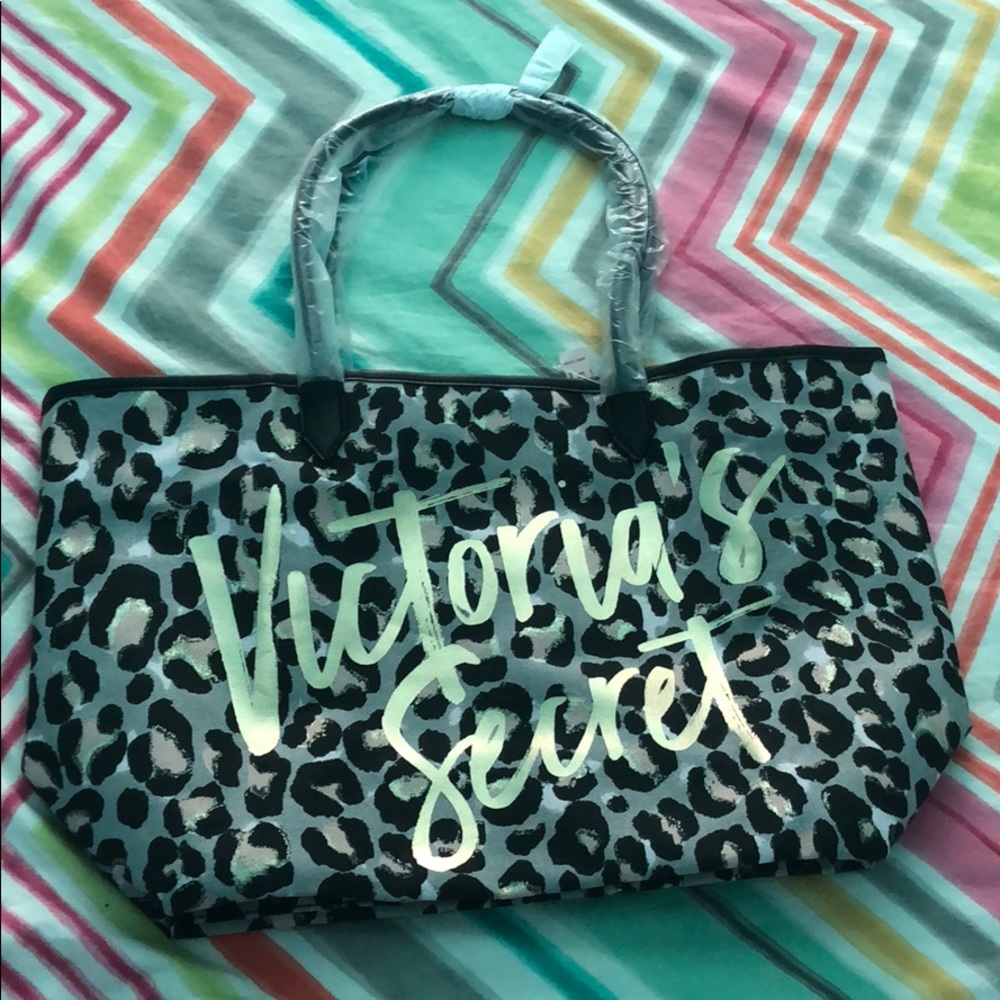 ⭐️NWT⭐️ VICTORIA SECRET TOTE